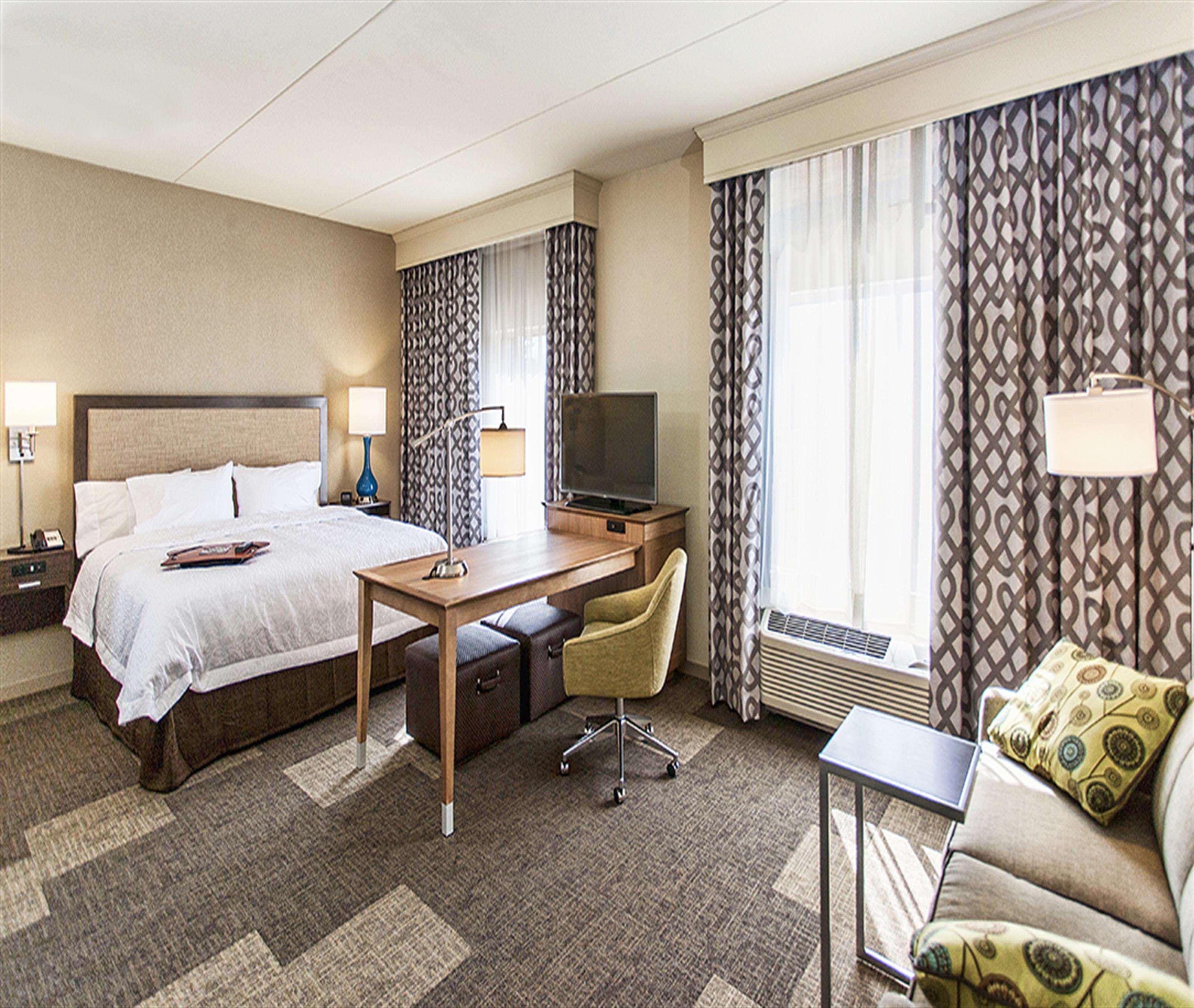 Hotel Hampton 3*