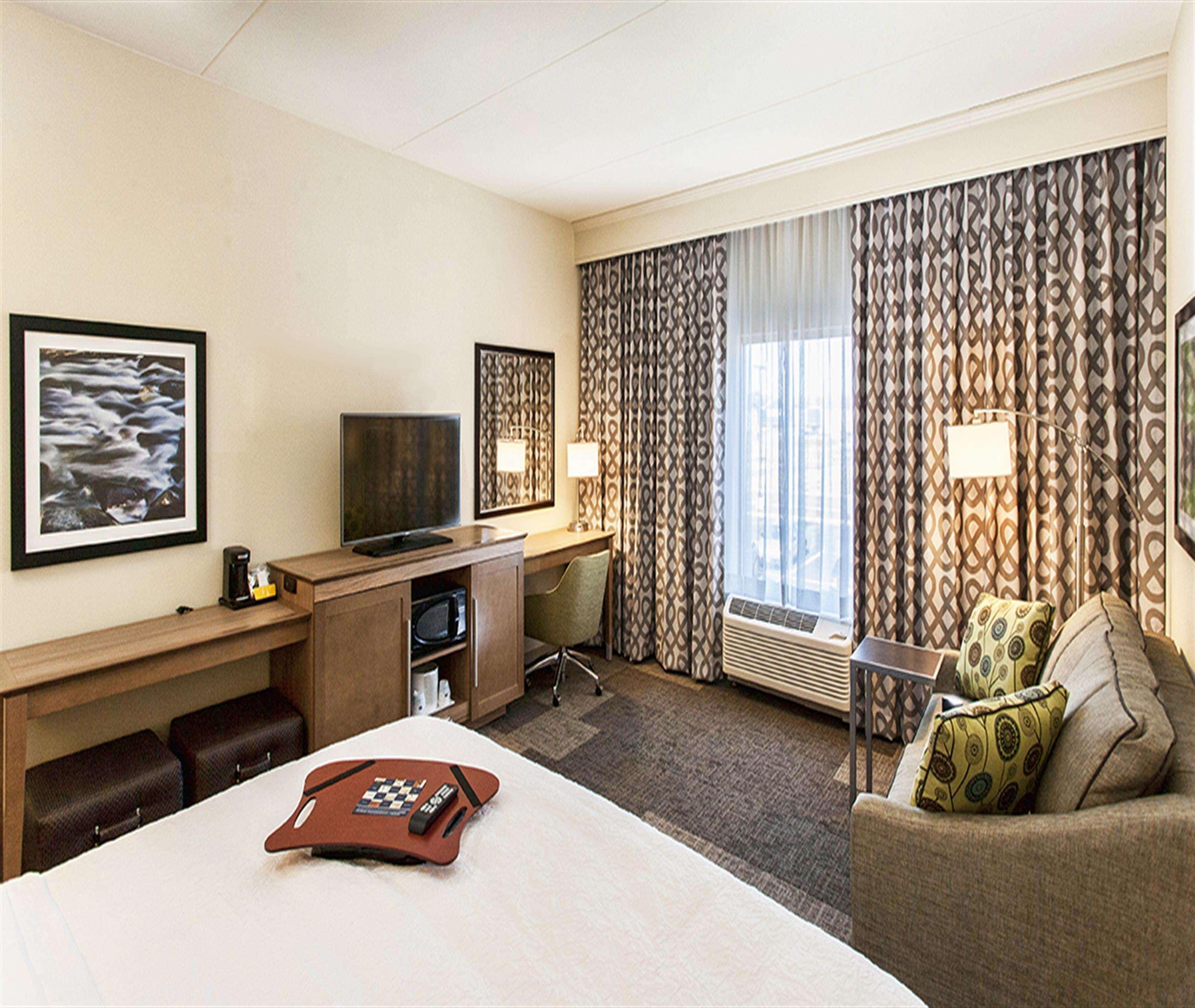 Hampton 3*